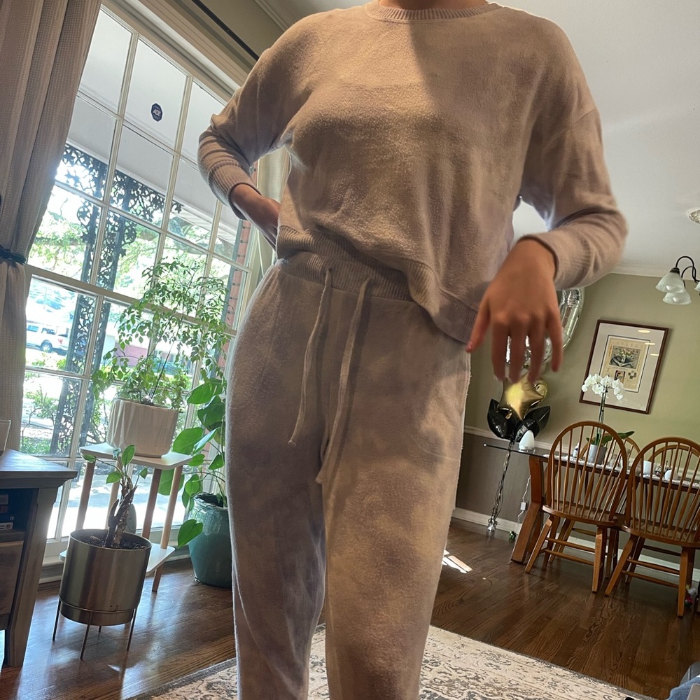 Very comfy fuzzy set!